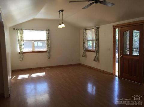 1354 NW Ithaca Ave, Bend, OR 97701 photo 3