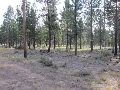 52104 Foxtail, La Pine, OR 97739 photo 8