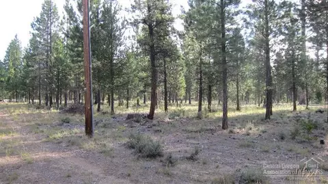 52104 Foxtail, La Pine, OR 97739 photo 6