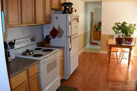 656 NE 8th St, Bend, OR 97701 photo 9