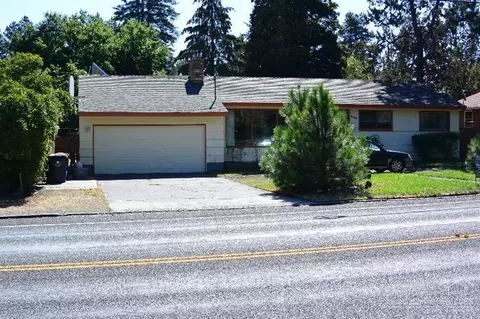 656 NE 8th St, Bend, OR 97701 photo 2