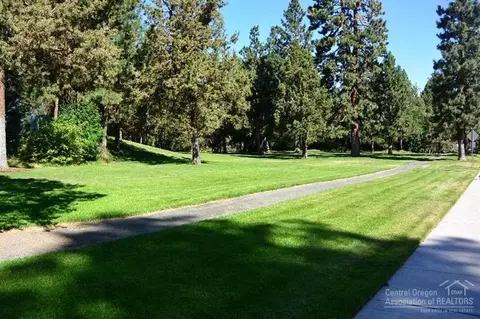 656 NE 8th St, Bend, OR 97701 photo 24