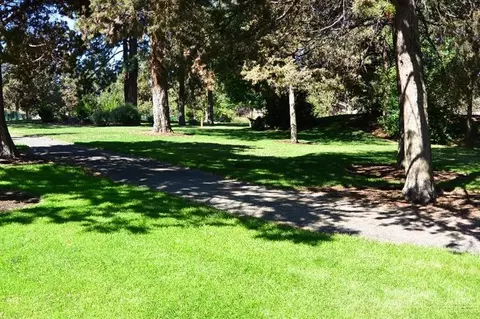 656 NE 8th St, Bend, OR 97701 photo 23