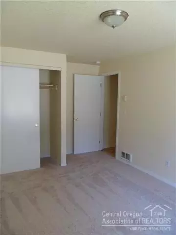 16172 Blackfeather, La Pine, OR 97739 photo 7