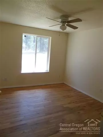 16172 Blackfeather, La Pine, OR 97739 photo 6