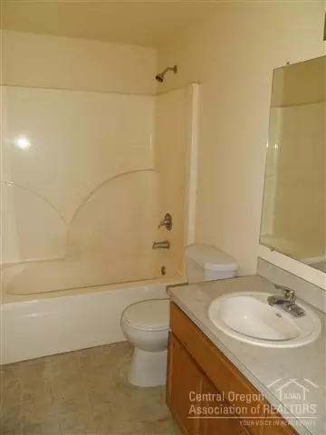 16172 Blackfeather, La Pine, OR 97739 photo 8