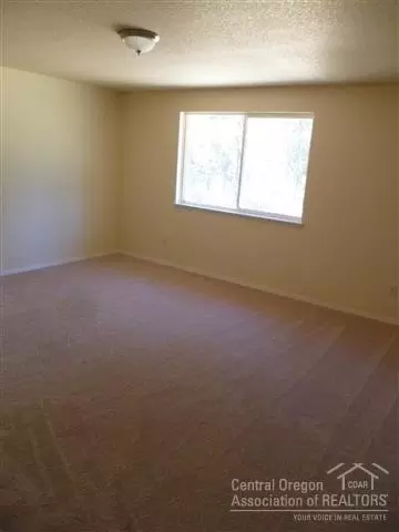 16172 Blackfeather, La Pine, OR 97739 photo 9
