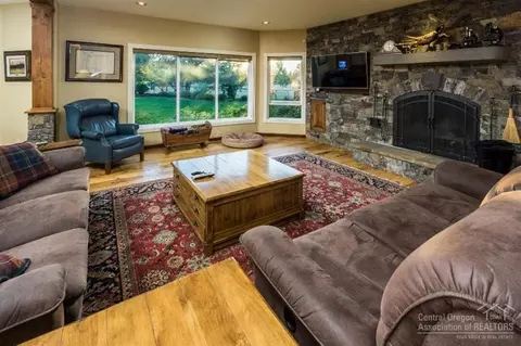 61635 Gosney Rd, Bend, OR 97702 photo 3
