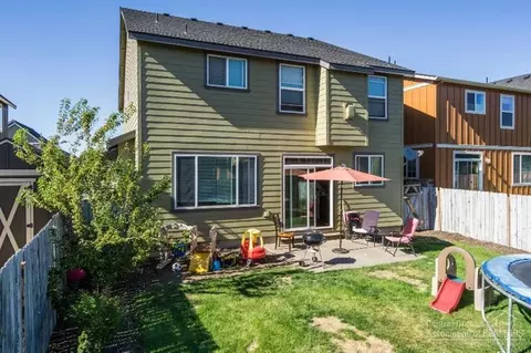 828 NE Locksley Dr, Bend, OR 97701 photo 13
