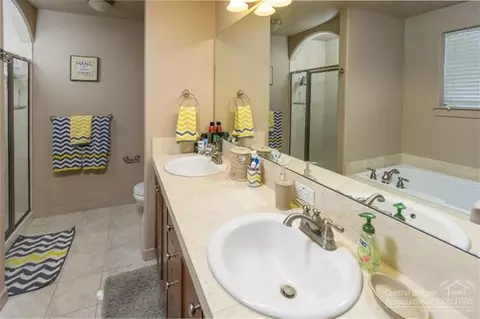 828 NE Locksley Dr, Bend, OR 97701 photo 8