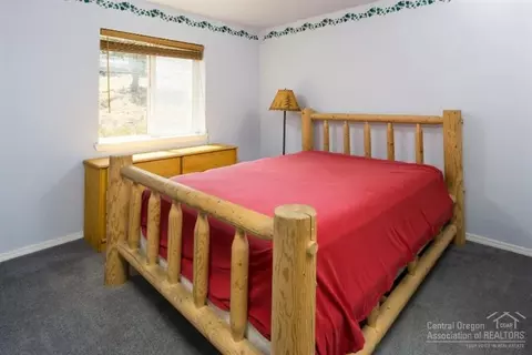 19060 Saddleback Ln, Bend, OR 97701 photo 9