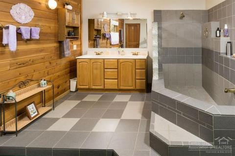 70090 Holmes Rd, Sisters, OR 97759 photo 13
