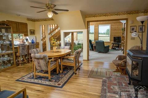 70090 Holmes Rd, Sisters, OR 97759 photo 10