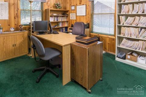 70090 Holmes Rd, Sisters, OR 97759 photo 11