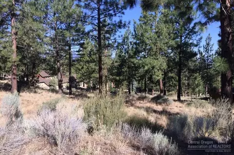 3045 NW Winslow Dr, Bend, OR 97701 photo 2