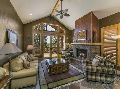 108 NW Phils Loop, Bend, OR 97701 photo 2