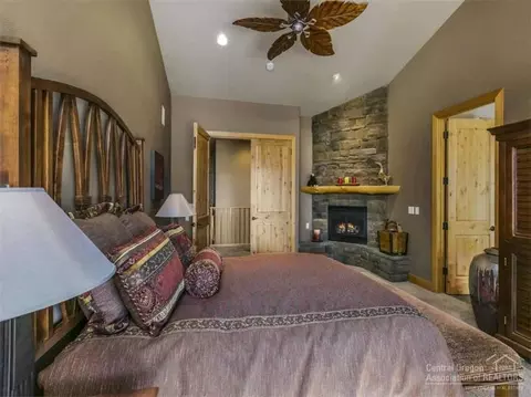 108 NW Phils Loop, Bend, OR 97701 photo 9