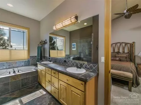 108 NW Phils Loop, Bend, OR 97701 photo 10