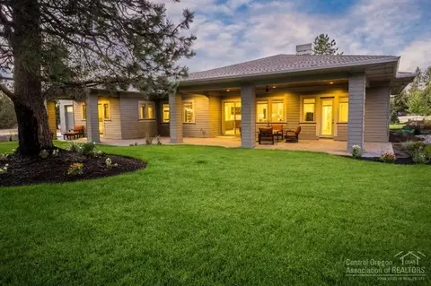 21059 Avery Ln, Bend, OR 97702 photo 2