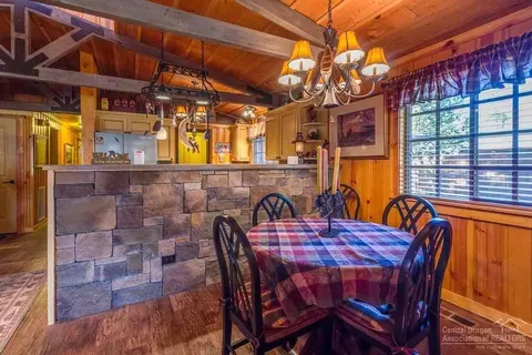 17206 Tholstrup Dr, Bend, OR 97707 photo 5