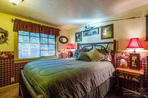 17206 Tholstrup Dr, Bend, OR 97707 photo 11