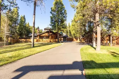 17206 Tholstrup Dr, Bend, OR 97707 photo 4