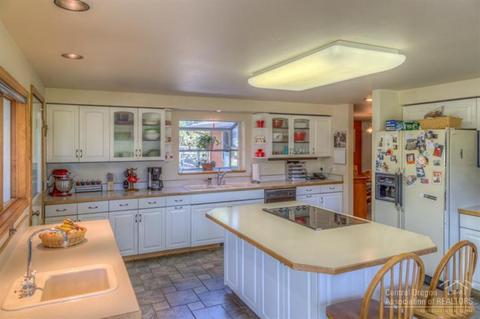 23265 Cindy Ct, Bend, OR 97701 photo 4