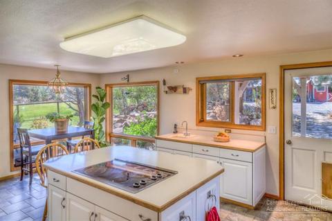 23265 Cindy Ct, Bend, OR 97701 photo 6