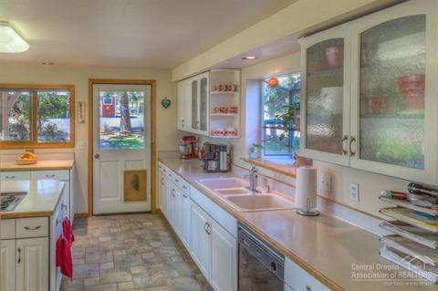 23265 Cindy Ct, Bend, OR 97701 photo 5