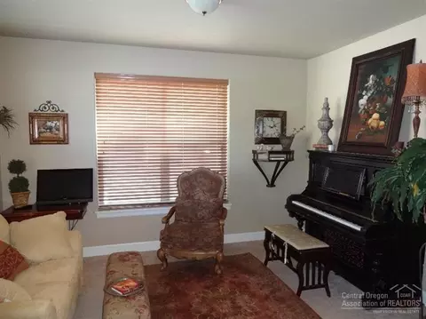 61173 Kepler St, Bend, OR 97702 photo 4