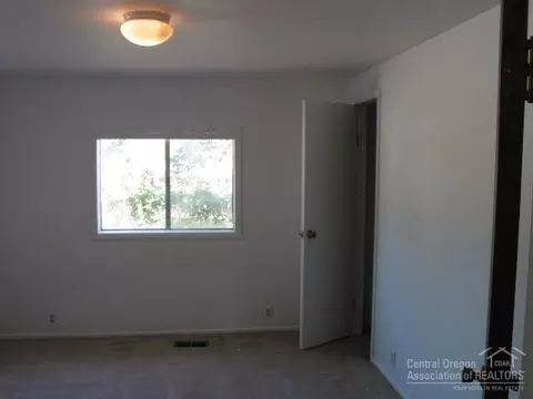 23215 E Hwy 20, Bend, OR 97701 photo 22