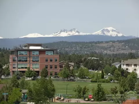 62505 Eagle Rd, Bend, OR 97701 photo 3