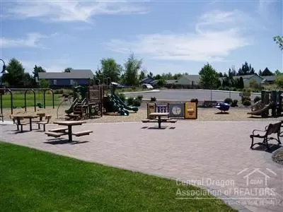 62505 Eagle Rd, Bend, OR 97701 photo 5
