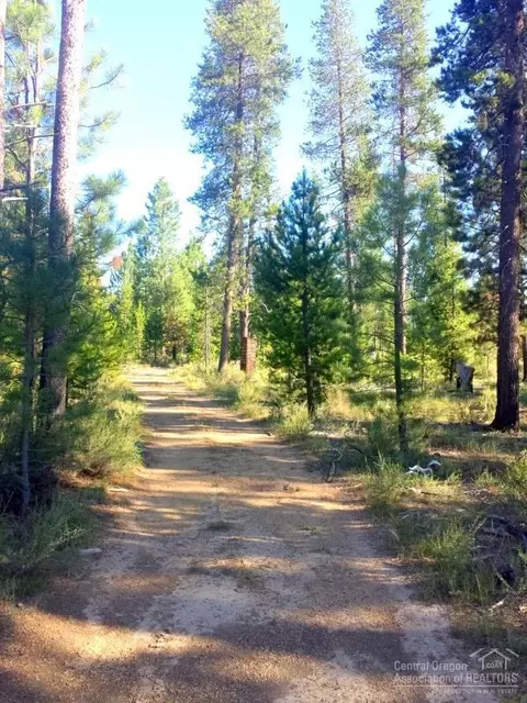 52405 Ammon Rd, La Pine, OR 97739 photo 4