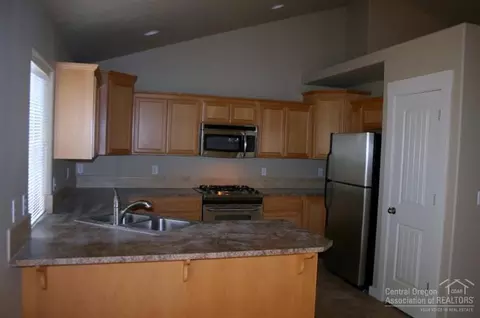 63224 NE Lancaster St, Bend, OR 97701 photo 5