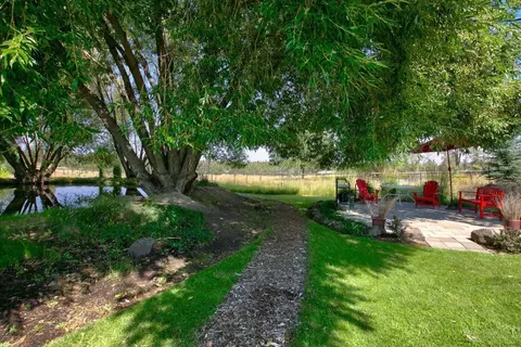 62750 Dixon Loop, Bend, OR 97701 photo 5