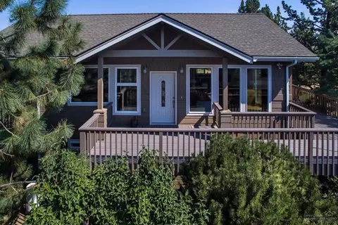 62750 Dixon Loop, Bend, OR 97701 photo 2