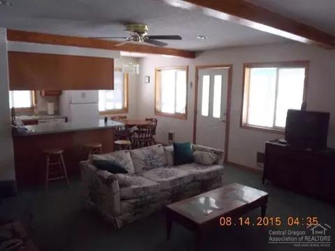 52670 Pine Dr, La Pine, OR 97739 photo 9