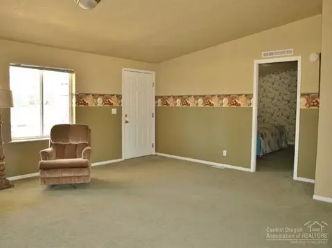 63699 Hunters Cir, Bend, OR 97701 photo 11