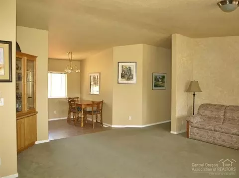 63699 Hunters Cir, Bend, OR 97701 photo 10