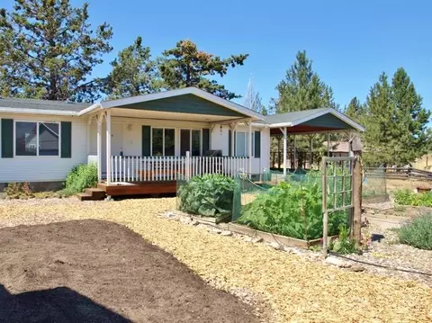 63699 Hunters Cir, Bend, OR 97701 photo 2