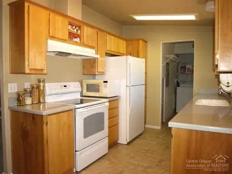 63699 Hunters Cir, Bend, OR 97701 photo 7