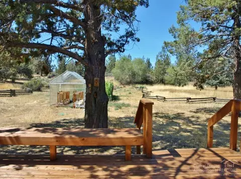 63699 Hunters Cir, Bend, OR 97701 photo 18