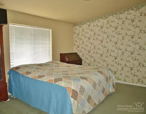63699 Hunters Cir, Bend, OR 97701 photo 13