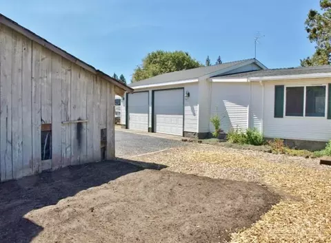 63699 Hunters Cir, Bend, OR 97701 photo 4