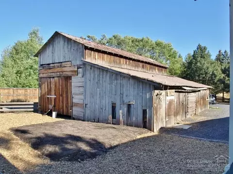 63699 Hunters Cir, Bend, OR 97701 photo 25