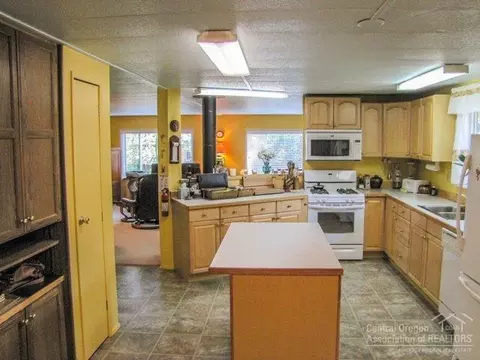 19940 Poplar St, Bend, OR 97702 photo 5