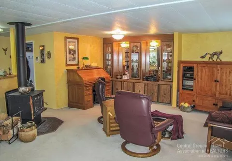19940 Poplar St, Bend, OR 97702 photo 4