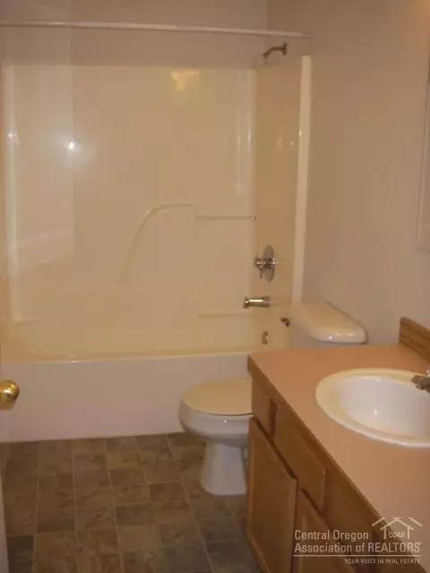 17196 Tholstrup Dr, Bend, OR 97707 photo 9