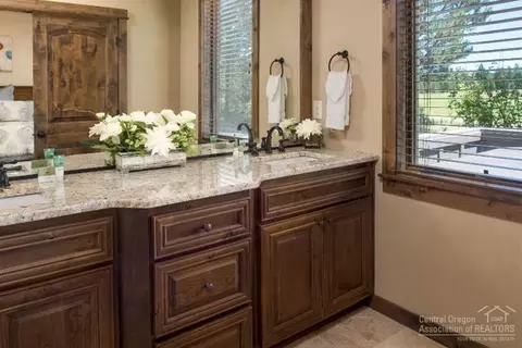 56618 Dancing Rock Loop, Bend, OR 97707 photo 9